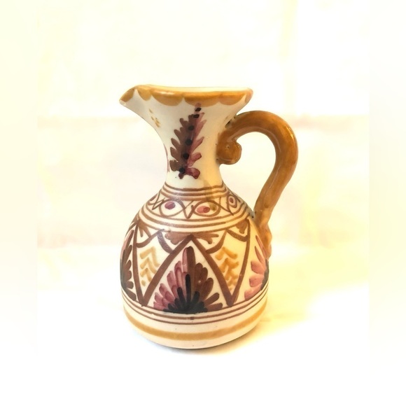 Vtg Toledo Spain Matte Ceramic hand painted pitcher. - Picture 2 of 4